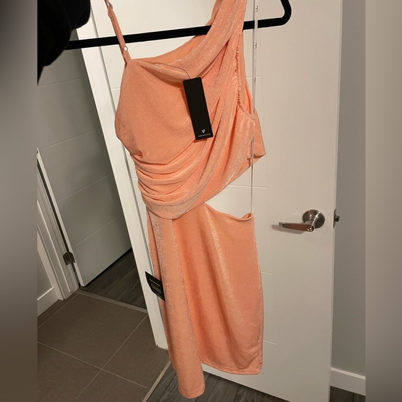 Cut and Run Peach Ruched Cutout Asymmetrical Bodycon Mini Dress - Picture 4 of 4